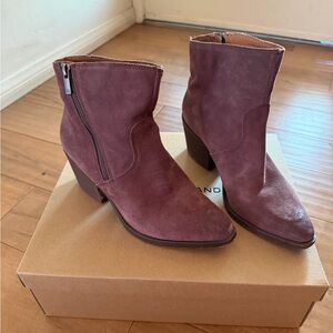 Lucky Brand Women’s 7 1/2 Burgundy Walinda Oiled Suede Zip Ankle Booties Boots